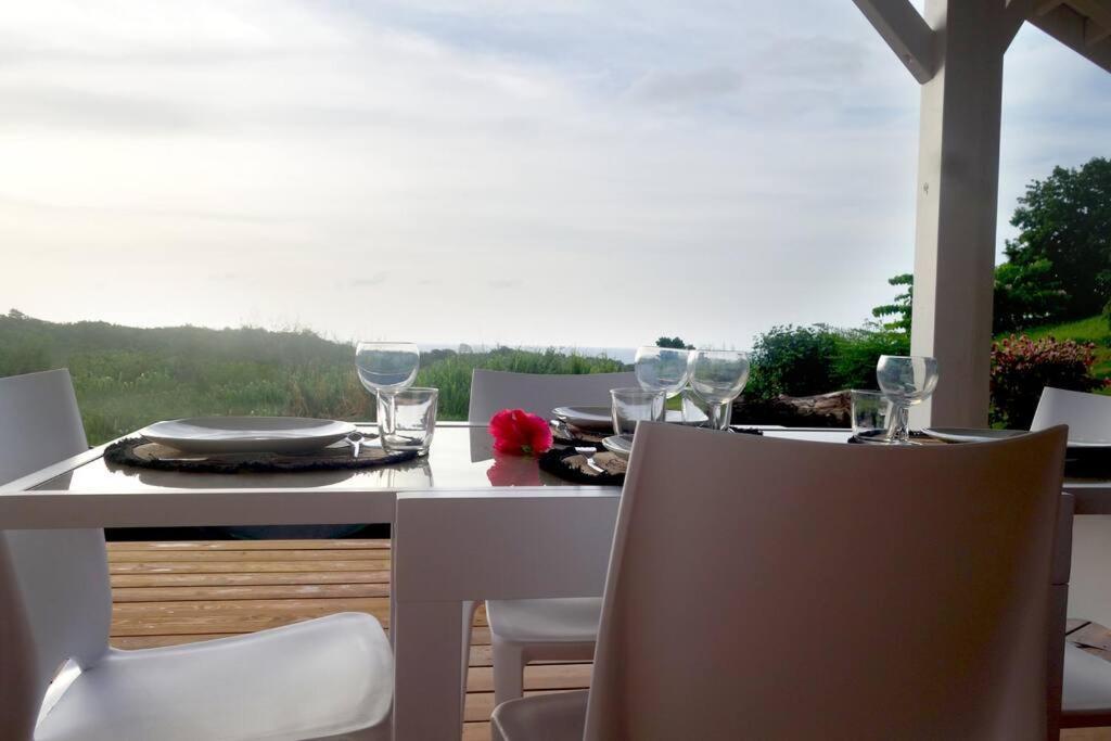Les Hauts Du Papillon - Piscine Et Vue Mer - Sainte-Rose Eksteriør billede